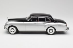 Rolls-Royce Silver Cloud III Mulliner Srebrny & Czarny MCG 1:18 MCG18128 Metal — zdjęcie 3 z 6