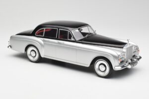 Rolls-Royce Silver Cloud III Mulliner Srebrny & Czarny MCG 1:18 MCG18128 Metal — zdjęcie 4 z 6