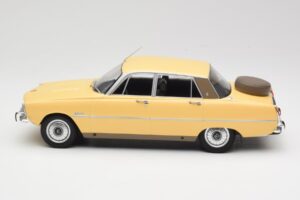 Rover 3500 V8 P6 Kremowy MCG 1:18 MCG18046 Metal — zdjęcie 3 z 6