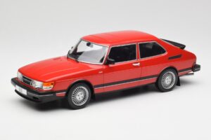 Saab 900 GL Czerwony MCG 1:18 MCG18340 Metal