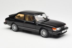 Saab 900 Turbo Czarny MCG 1:18 MCG18338 Metal — zdjęcie 4 z 6