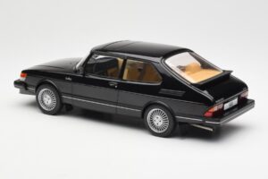 Saab 900 Turbo Czarny MCG 1:18 MCG18338 Metal — zdjęcie 5 z 6