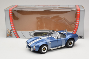 Shelby Cobra 427 S/C Niebieski Biały Pas Road Signature 1:18 92058-P2 Metal — zdjęcie 6 z 6