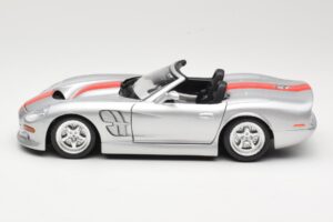 Shelby Series 1 Srebrny Bburago 1:18 3323 Metal — zdjęcie 4 z 8