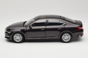 Skoda Superb Mk3 Czarny Paudi Model 1:18 ZSS000006BLA Metal — zdjęcie 4 z 8