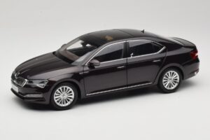 Skoda Superb Mk3 Czarny Paudi Model 1:18 ZSS000006BLA Metal