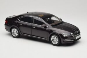 Skoda Superb Mk3 Czarny Paudi Model 1:18 ZSS000006BLA Metal — zdjęcie 6 z 8