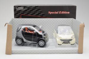 Smart Fortwo Czarny & Biały Maisto 1:18 56045 Metal — zdjęcie 2 z 3