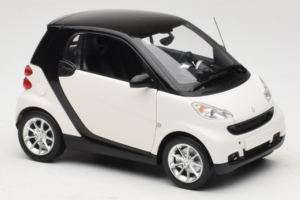Smart Fortwo 451 Coupe Biały Czarny Minichamps 1:18 150036302 Metal — zdjęcie 6 z 8