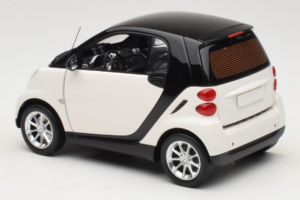 Smart Fortwo 451 Coupe Biały Czarny Minichamps 1:18 150036302 Metal — zdjęcie 7 z 8