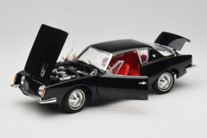 Studebaker Avanti Czarny Signature Models 1:18 STUDEBAKER001 Metal — zdjęcie 2 z 8
