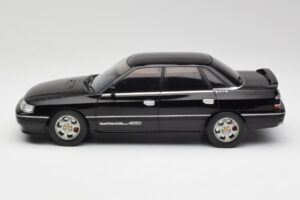 Subaru Legacy RS Czarny IXO 1:18 18CMC131A Metal — zdjęcie 3 z 6