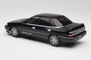 Subaru Legacy RS Czarny IXO 1:18 18CMC131A Metal — zdjęcie 5 z 6