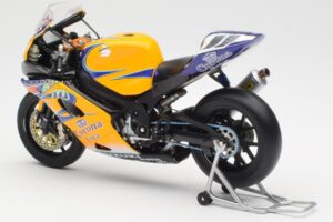 Suzuki GSX-R 1000 Team Alstare Corona Extra T. Corser WSB 2005 Minichamps 1:12 122052211 Metal — zdjęcie 5 z 6