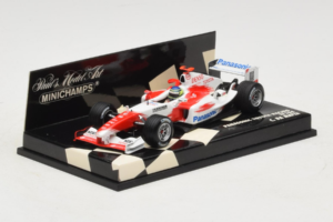 Toyota TF104 Panasonic #16 C. da Matta Panasonic Toyota Racing 2004 Minichamps 1:43 400040016 Metal — zdjęcie 2 z 5