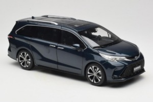 Toyota Granvia Ciemnoniebieski OEM 1:18 FCL22GR803 Metal — zdjęcie 6 z 8
