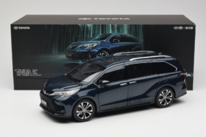 Toyota Granvia Ciemnoniebieski OEM 1:18 FCL22GR803 Metal — zdjęcie 8 z 8