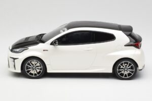 Toyota GRMN Yaris Rally Package Biały Otto 1:18 OT1071 Żywica — zdjęcie 3 z 6