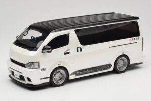 Toyota Hiace Super GL Pearl White Otto 1:18 OT1136 Żywica