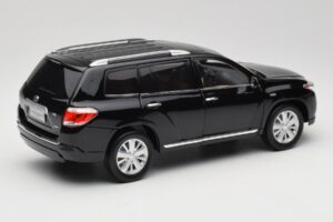 Toyota Highlander XU40 Czarny Paudi Model 1:18 2043612-B1 Metal — zdjęcie 3 z 8