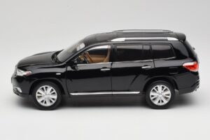 Toyota Highlander XU40 Czarny Paudi Model 1:18 2043612-B1 Metal — zdjęcie 4 z 8