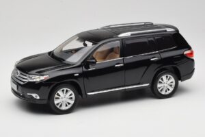 Toyota Highlander XU40 Czarny Paudi Model 1:18 2043612-B1 Metal