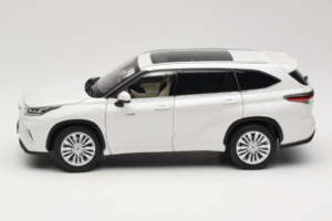 Toyota Highlander XU70 Biały OEM 1:18 26071-2011 Metal — zdjęcie 4 z 8