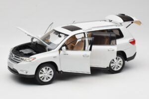 Toyota Highlander XU40 Biały Paudi Model 1:18 2043612-W1 Metal — zdjęcie 2 z 8