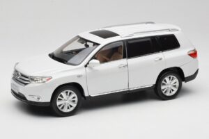 Toyota Highlander XU40 Biały Paudi Model 1:18 2043612-W1 Metal