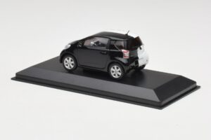 Toyota iQ Czarny i Biały Targi Motoryzacyjne w Genewie 2009 Minichamps 1:43 400166801 Metal — zdjęcie 3 z 4