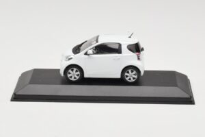 Toyota iQ Biały Minichamps 1:43 TOYOTA009 Metal