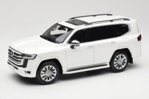 Toyota Land Cruiser J300 ZX Biały LCD 1:18 LCD18013-ZX-WH Metal
