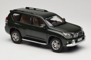 Toyota Land Cruiser Prado J150 Zielony Paudi Model 1:18 623132-GR Metal — zdjęcie 6 z 8