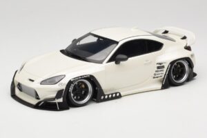 Toyota Pandem GR86 ZN8 Crystal White GT Spirit 1:18 GT498 Żywica