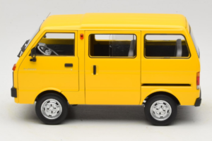 Toyota TJ110 Tianjin Huali Żółty OEM 1:18 TOYOTA014 Metal — zdjęcie 4 z 8