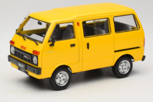 Toyota TJ110 Tianjin Huali Żółty OEM 1:18 TOYOTA014 Metal