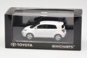 Toyota Urban Cruiser Biały Minichamps 1:43 400166960 Metal — zdjęcie 2 z 3
