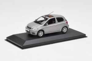 Toyota Yaris XP10 TS Szary Minichamps 1:43 TOYOTA007 Metal — zdjęcie 3 z 3