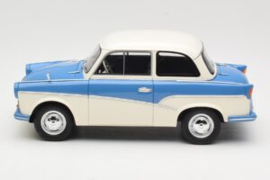 Trabant P50 Jasnoniebieski Kremowy BoS Models 1:18 BOS035 Żywica — zdjęcie 3 z 6