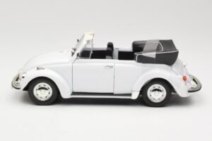 Volkswagen 1302 LS Kabriolet Biały Revell 1:18 8415 Metal — zdjęcie 4 z 8
