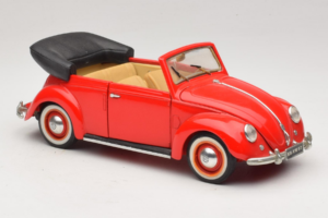Volkswagen Beetle Kabriolet Czerwony Maisto 1:18 56010 Metal — zdjęcie 6 z 8