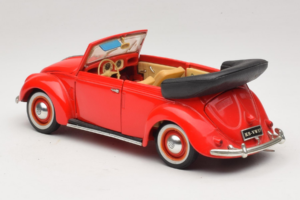 Volkswagen Beetle Kabriolet Czerwony Maisto 1:18 56010 Metal — zdjęcie 7 z 8