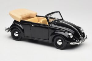 Volkswagen Garbus Kabriolet Czarny Maisto 1:18 37800-M6 Metal — zdjęcie 6 z 8