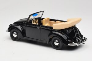 Volkswagen Garbus Kabriolet Czarny Maisto 1:18 37800-M6 Metal — zdjęcie 7 z 8