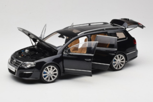 Volkswagen Passat B6 R36 Variant Czarny NZG 1:18 KF044-4A Metal — zdjęcie 2 z 8