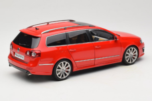 Volkswagen Passat B6 R36 Variant Czerwony NZG 1:18 KF044-5 Metal — zdjęcie 3 z 8