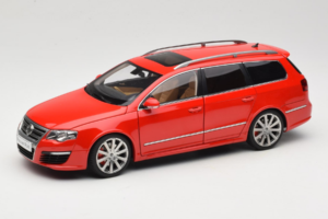 Volkswagen Passat B6 R36 Variant Czerwony NZG 1:18 KF044-5 Metal