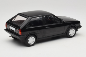 Volkswagen Polo II Coupe G40 Czarny MCG 1:18 MCG18524 Metal — zdjęcie 2 z 6