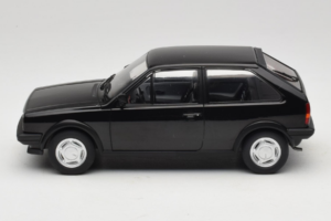 Volkswagen Polo II Coupe G40 Czarny MCG 1:18 MCG18524 Metal — zdjęcie 3 z 6