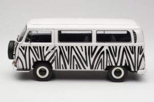 Volkswagen T2a Bus Safari Schuco 1:18 191 Metal — zdjęcie 4 z 8